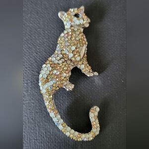 Sparkling Cat Brooch